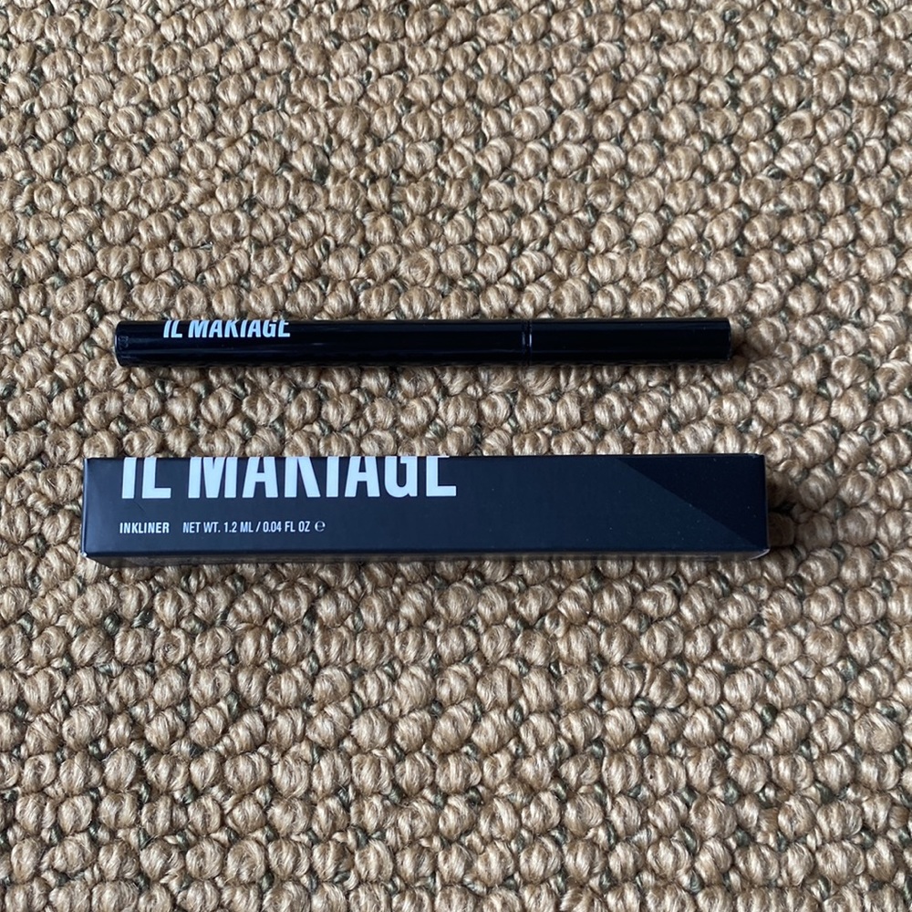 IL Makiage ink liner pen NWT